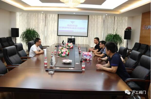 區(qū)鎮(zhèn)領(lǐng)導(dǎo)高溫走訪慰問上海滬工閥門廠